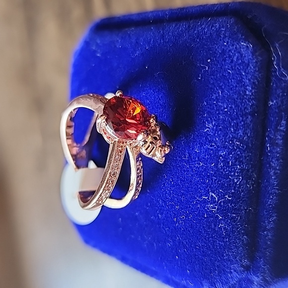 Rose Gold ring from Fragrant Jewels size 6 - Picture 2 of 9